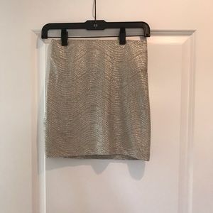 Body flattering mini skirt